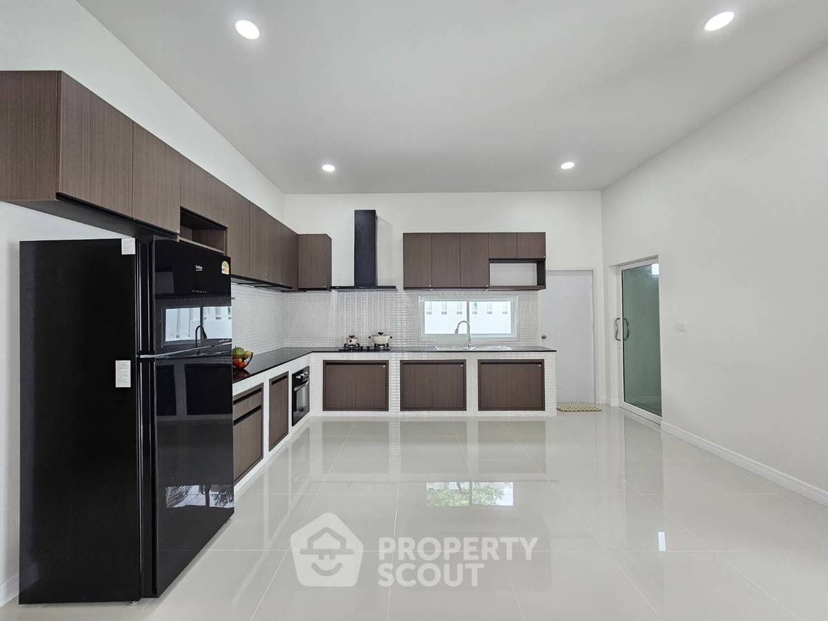 picture Pet-Friendly 3-BR Villa 310 Sqm Near Map Prachan Lake (ID 2738424) - 5/18