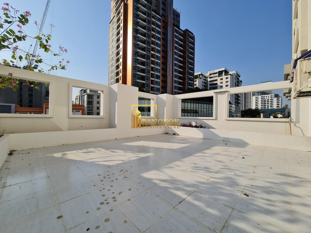picture Royal Castle | Expansive 3 Bedroom Condo With Large Terrace - BR2842CD - 5/36