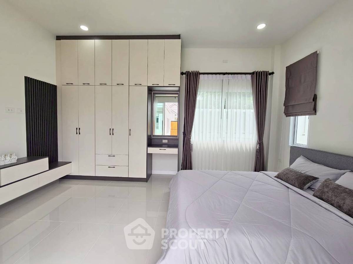picture Pet-Friendly 3-BR Villa 310 Sqm Near Map Prachan Lake (ID 2738424) - 12/18