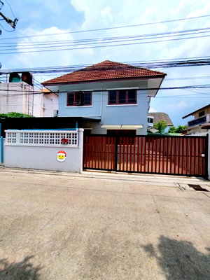 เช่าบ้านเดี่ยว โรงเรียนนวมินทราชินูทิศ สตรีวิทยา 2 : 🏡✨ บ้านเช่าพร้อมอยู่ หทัยราษฎร์ ซอย 3 มีนบุรี 5 ห้องนอน  3 ห้องน้ำ ใกล้รถไฟฟ้า เดินทางสะดวก เหมาะทั้งอยู่อาศัยและจดบริษัท ✨🏡