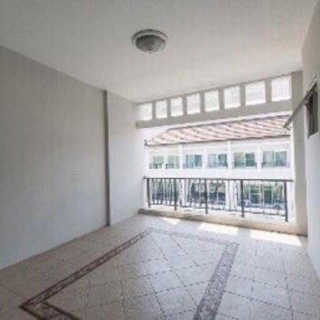 picture LTH5207 – Townhouse FOR SALE in Sathorn 3 beds 3 baths Size 200 Sq.M. nearby BTS Surasak Station ONLY 15 MB - 1/4