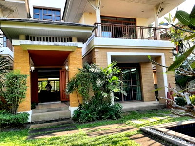 Houses for rent บางลำภู(บางลำภู) : LTHC5354 – House FOR RENT in Pattanakarn 4 beds 5 baths size 400 Sq.M. Nearby ARL Huamak station ONLY 150k/Month