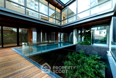 Houses for sale Ratchadaphisek Road : 6-BR House 1,595 Sqm SONLE RESIDENCES Near MRT Wong Sawang (ID 2728526)
