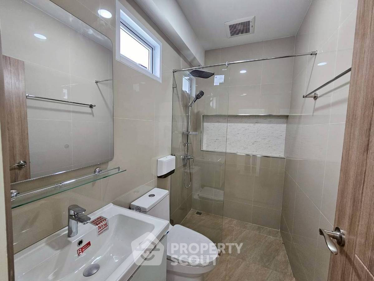 picture Pet-Friendly 3-BR Villa 310 Sqm Near Map Prachan Lake (ID 2738424) - 8/18
