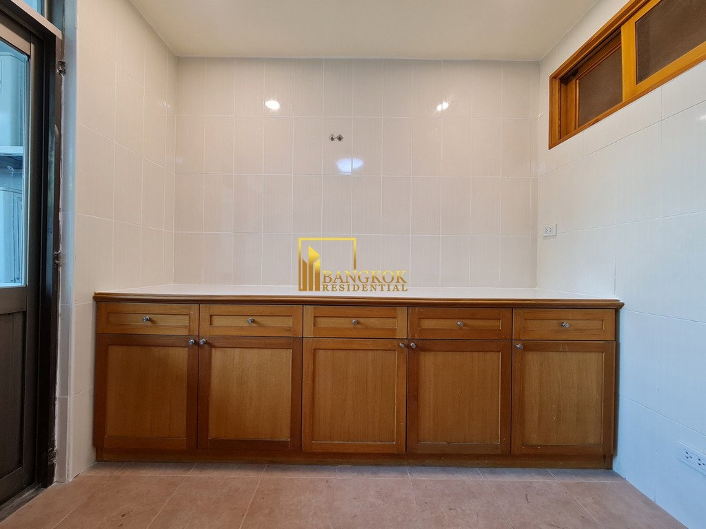 picture Royal Castle | Expansive 3 Bedroom Condo With Large Terrace - BR2842CD - 7/36