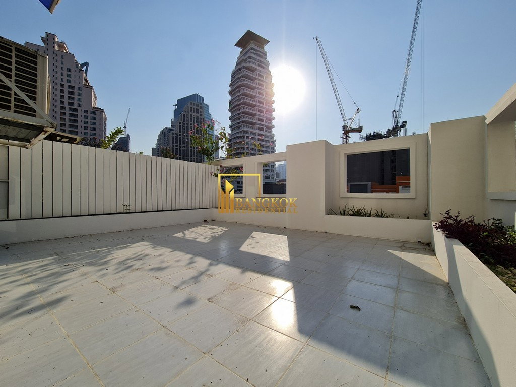 picture Royal Castle | Expansive 3 Bedroom Condo With Large Terrace - BR2842CD - 4/36