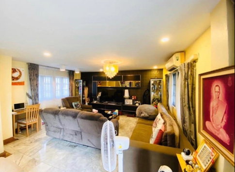 LTH5224 – House in Compound FOR SALE in Ari 3 beds 4 beds size 450 Sq.M. Nearby BTS Ari station ONLY 18.5 MB