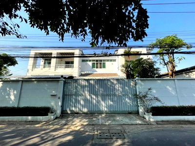 Houses for sale Ratchadaphisek Road : LTH5343 – Singl House FOR SALE in Ladprao 3 beds 2 baths Size 320 Sq.M. Nearby MRT Ladprao Station ONLY 18.55 MB