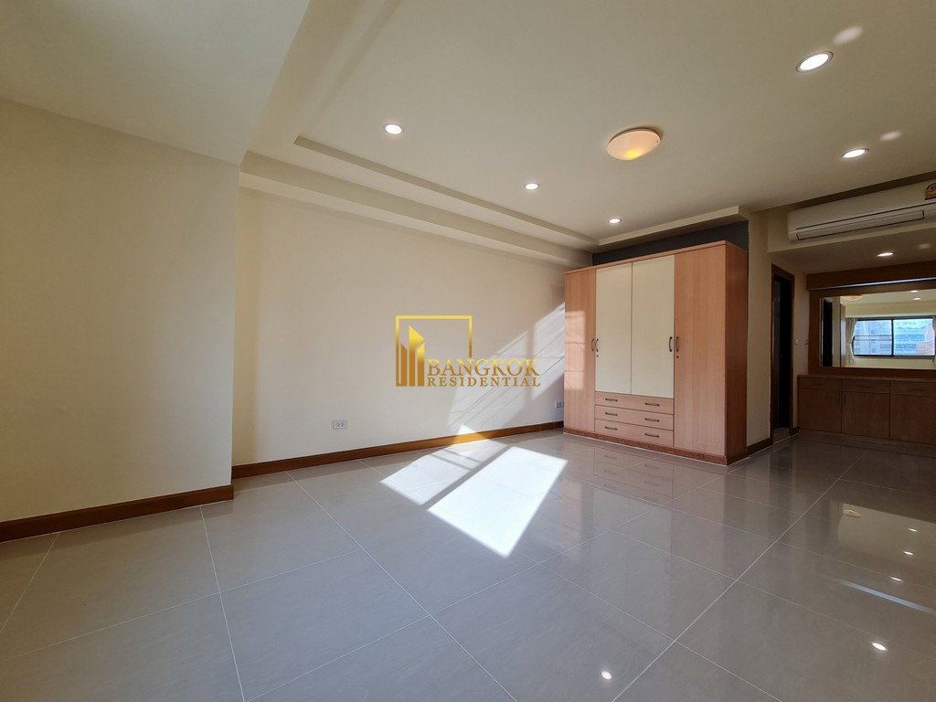 picture Royal Castle | Expansive 3 Bedroom Condo With Large Terrace - BR2842CD - 14/36