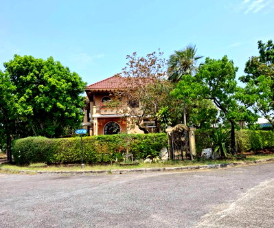 Houses for sale Thai Polymer Textile  : A Home Designed for Real Living Classic European style with a Mediterranean touch