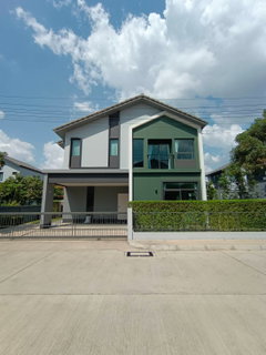 อณาสิริ ชัยพฤกษ์-วงแหวน เนื้อที่ 56.1 ตร.ว พื้นที่ใช้สอย 165 ตร.ม 3 ห้องนอน 3 ห้องน้ำ 1 ห้องครัว 3 ที่จอดรถ 