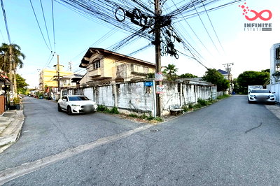 ที่ดิน ม.ราชภัฏจันทรเกษม : ขายที่ดิน 136 ตร.ว. ลาดพร้าววังหิน 7 - โชคชัย 4 ใกล้รถไฟฟ้า 
