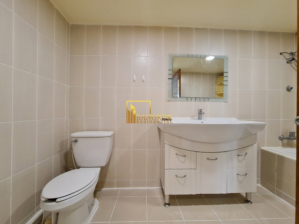 picture Royal Castle | Expansive 3 Bedroom Condo With Large Terrace - BR2842CD - 19/36