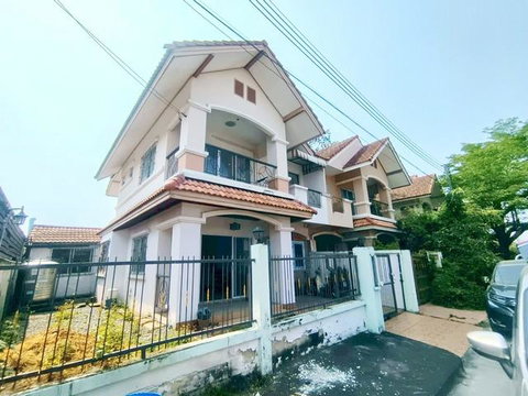 ขายบ้านแฝด เอ.ซี.เฮ้าส์ 3ลำลูกกา คลอง 4 ราคาดีสุดในโครงการ เดินทางสะดวก ใกล้ตลาด ห้างสรรพสินค้า ร.ร แย้มสะอาด