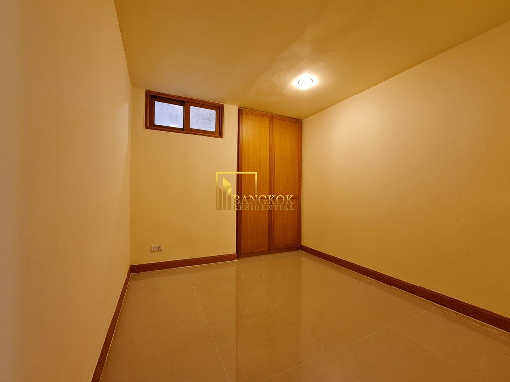 picture Royal Castle | Expansive 3 Bedroom Condo With Large Terrace - BR2842CD - 11/36