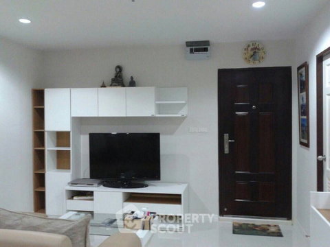 คอนโด 1 ห้องนอน ขนาด 60 ตร.ม. ที่ Sukhumvit Living Town ใกล้ MRT เพชรบุรี 300 ม. (ID 821191)