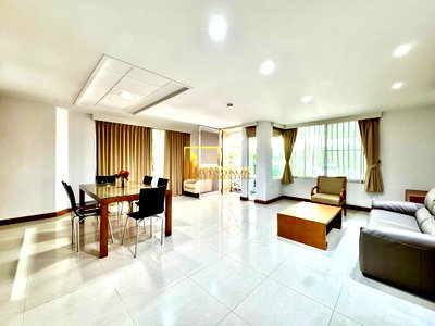 เช่าบ้านเดี่ยว ถนนเพชรบุรี กรุงเทพฯ : Expansive 4 Bedroom House With Pool Access in Ekkamai - BR28090SH