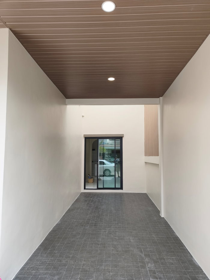 picture Fully Renovated & Extended Home – Move-in Ready! (On 148 Square meter Land) - 9/19
