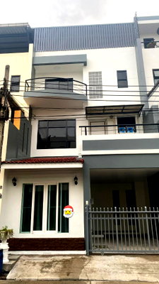 โฮมออฟฟิศให้เช่า : 📍 ให้เช่า Home Office หมู่บ้าน Prime Place 105 (ซอยลาซาล 77) 4 ห้องนอน 5 ห้องน้ำ พร้อมจดทะเบียนบริษัทได้