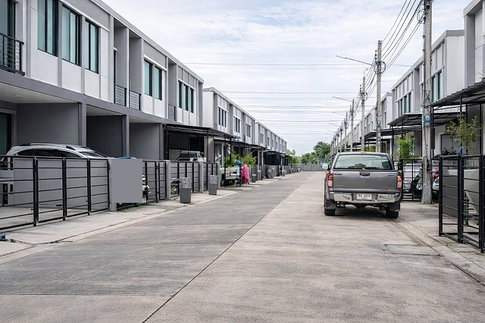 ทาวน์โฮม 2 ชั้นให้เช่า 3 นอน สะพานพระราม4 2.97กม. 2 น้ำ ชัยพฤกษ์-แจ้งวัฒนะ ใกล้ตลาดสมบัติบุรี 2.9 กม.