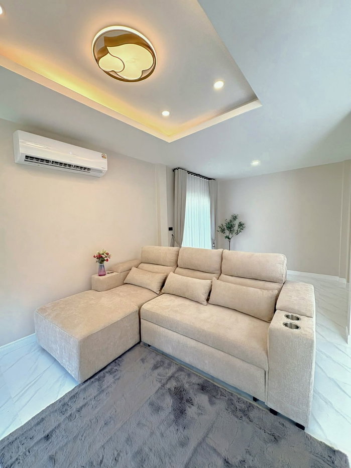 picture Fully Renovated & Extended Home – Move-in Ready! (On 148 Square meter Land) - 6/19