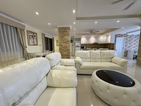2 Bedroom Condo for Sale at Pattaya Rungfah in Central Pattaya