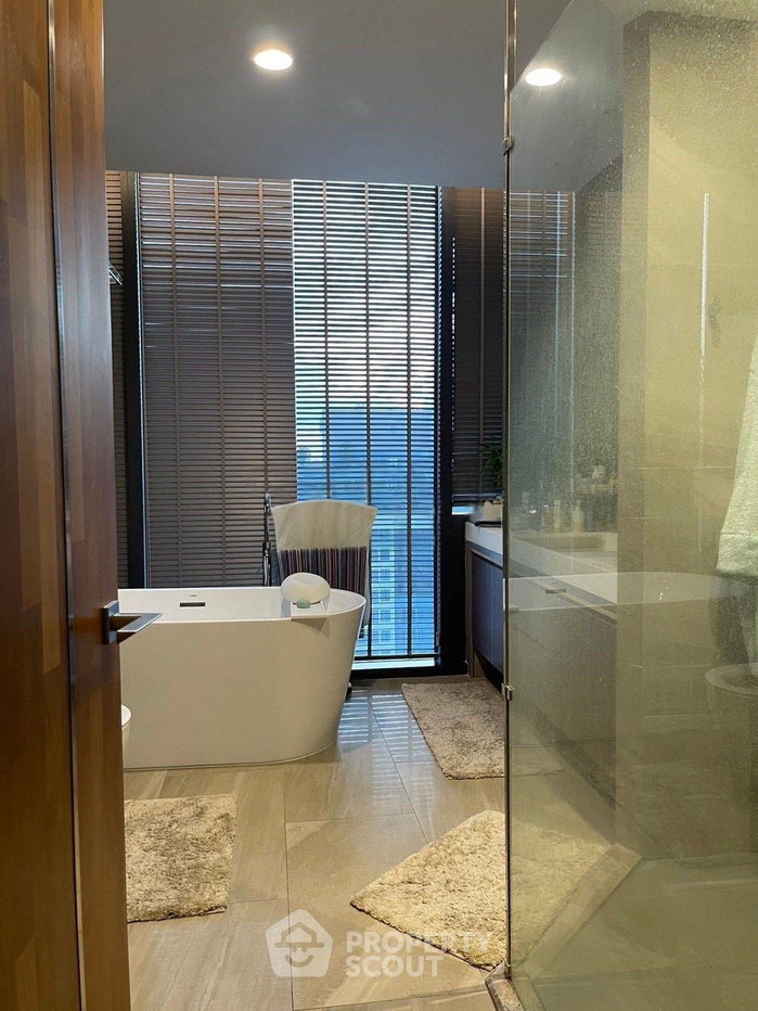 picture 4-BR 300 Sqm 36th-Floor Sale At The Esse At Singha Complex Near MRT Phetchaburi (ID 2740329) - 10/28