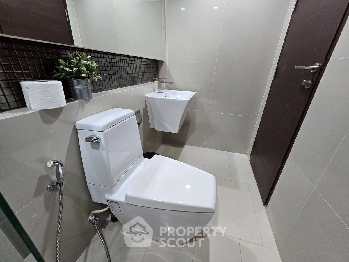 รูป คอนโด 2 ห้องนอน Rhythm Sathorn ชั้น 35 ใกล้ BTS สะพานตากสิน 300 ม. (ID 2746739) - รูปที่ 15/18
