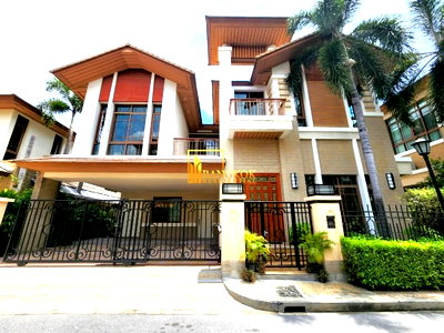 Houses for sale Tesco Lotus Extra Rama 4 : Baan Sansiri 67 | Luxurious 4 Bedroom House in Phra Khanong - BR27822SH