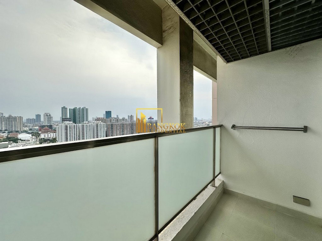 picture Nondzee Condominium | Spacious 3 Bed Duplex Condo in Sathorn - BR14605CD - 23/46