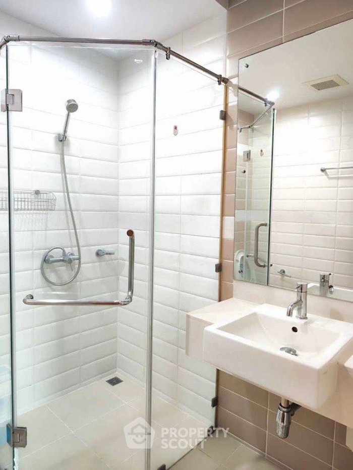 picture Well-Priced 3-BR 130 Sqm, 28th Floor at Circle Condominium | MRT Phetchaburi (ID 2737857) - 10/13