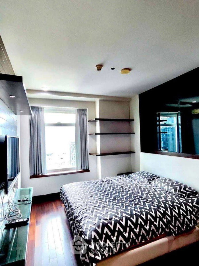 picture Well-Priced 3-BR 130 Sqm, 28th Floor at Circle Condominium | MRT Phetchaburi (ID 2737857) - 7/13