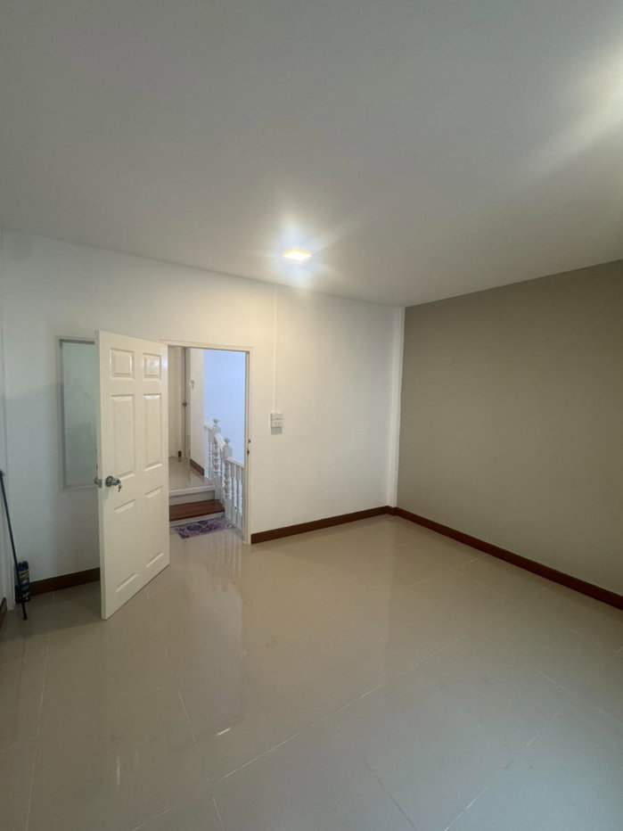 picture ✅ 2-Storey Townhouse, Great Price with Free Transfer, Prime Kanchanaphisek Location Near MRT Khlong Bang Phai ✅ Bua Thong Thani Park  - 5/23