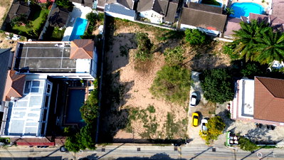 Land for sale Rubberland : Land in the heart of Pattaya - Prime location in the center of the city located near Pattaya 3rd Road - Land Size 1440 Square meters