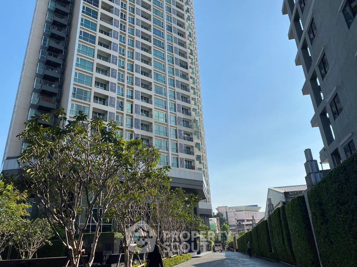 รูป คอนโด 2 ห้องนอน Rhythm Sathorn ชั้น 30 ขนาด 66 ตร.ม. ใกล้ BTS สะพานตากสิน 300 ม. (ID 2746673) - รูปที่ 3/10