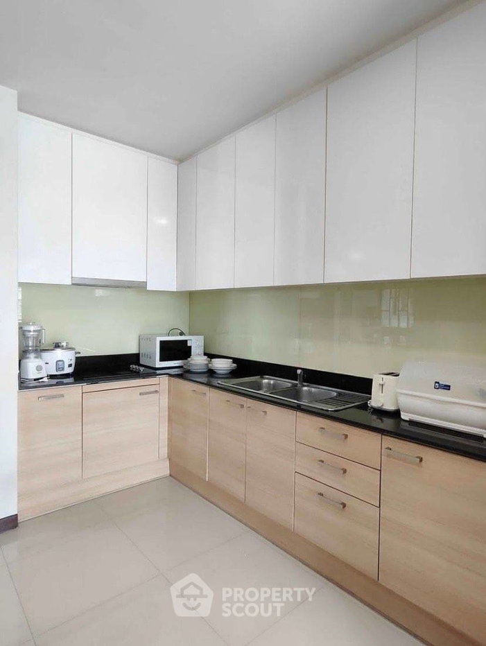picture Well-Priced 3-BR 130 Sqm, 28th Floor at Circle Condominium | MRT Phetchaburi (ID 2737857) - 6/13