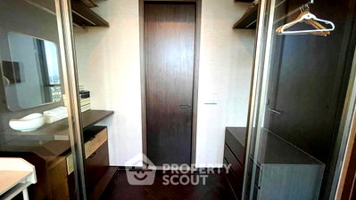 Condos for sale : 30th-Floor 1-BR 38 Sqm Condo, The Esse Sukhumvit 36, 70m to BTS Thong Lor (ID 2737186)