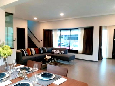 Houses for rent Samut Prakarn : LTHC5617 – House FOR RENT in Bang Na 3 beds 4 baths size 225 Sq.M. Nearby BTS Bang Na station ONLY 75k/Month