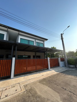 ให้เช่าบ้านแฝดใหม่หลังมุม พร้อมเฟอร์นิเจอร์ครบ 3 ห้องนอน 3 ห้องน้ำ 2 ที่จอดรถ อ่างอาบน้ำ บางเขน ใกล้รถไฟฟ้าสายหยุด 21000 บาท