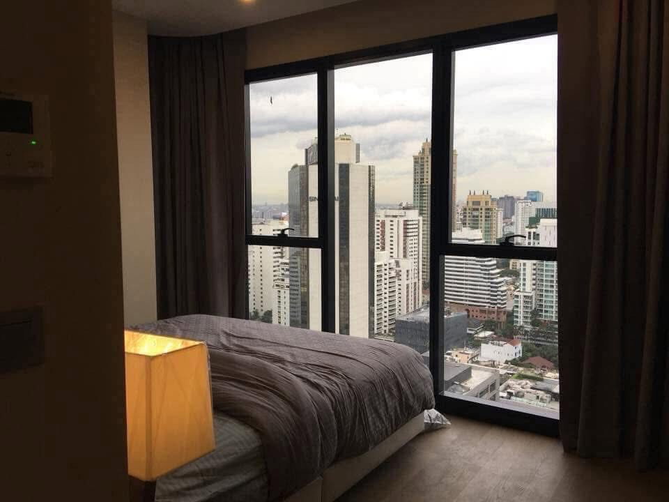 picture Ashton Asoke - 2/10