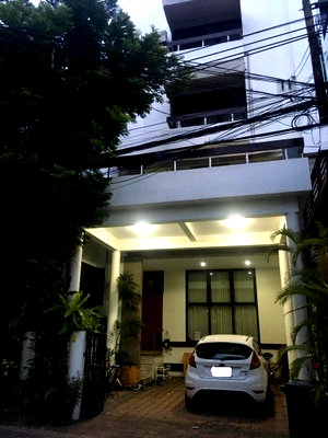 Townhouses for sale Tesco Lotus Extra Rama 4 : LTH5517 – Townhouse FOR SALE in Phrakhanong 4 beds 4 baths size 300 Sq.M. Near BTS Phrakhanong station ONLY 14.9 MB