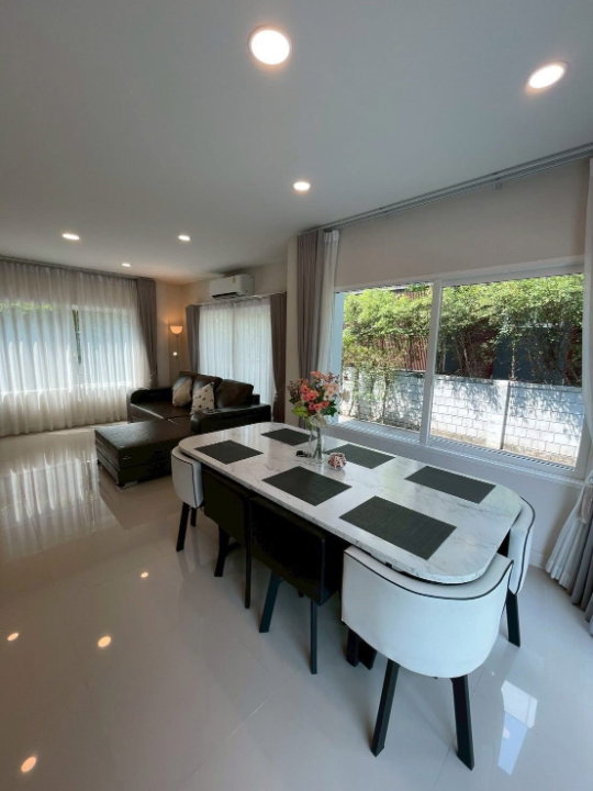 picture Centro Bangna            -Wongwaen - 4/17