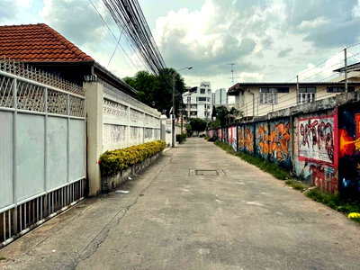 ที่ดิน สนามหลวง : LTH12588RE – Land with House FOR SALE in Rama3-Sathupradit52 Size 28 sq.Wah. 2 beds 1 bath Near Central Rama 3 ONLY 6.5 MB