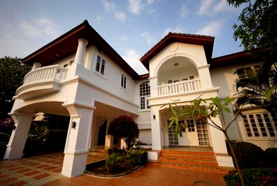 Houses for rent Samut Prakarn : LTHC6794 – House FOR RENT in Bearing 4 beds 5 baths 800 sq.M.Near Bearing station ONLY 100k/month