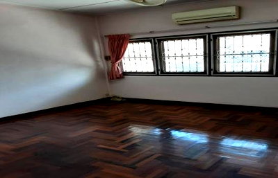 Townhouses for sale Tesco Lotus Extra Rama 4 : LTH6635 – Townhome in Nana FOR SALE 5 beds 3 baths size 297.60 sq.M.Near BTS Nana station ONLY 26.5 MB