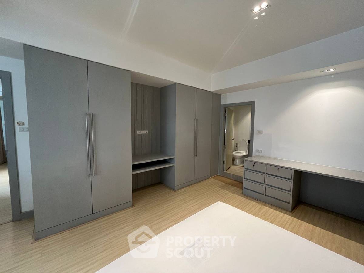 รูป คอนโด 2 ห้องนอน 160 ตร.ม. เพ็ ตเฟรนด์ลี่ ที่ Villa Bajaj ใกล้ MRT สุขุมวิท 300 ม. (ID 2074414) - รูปที่ 12/31