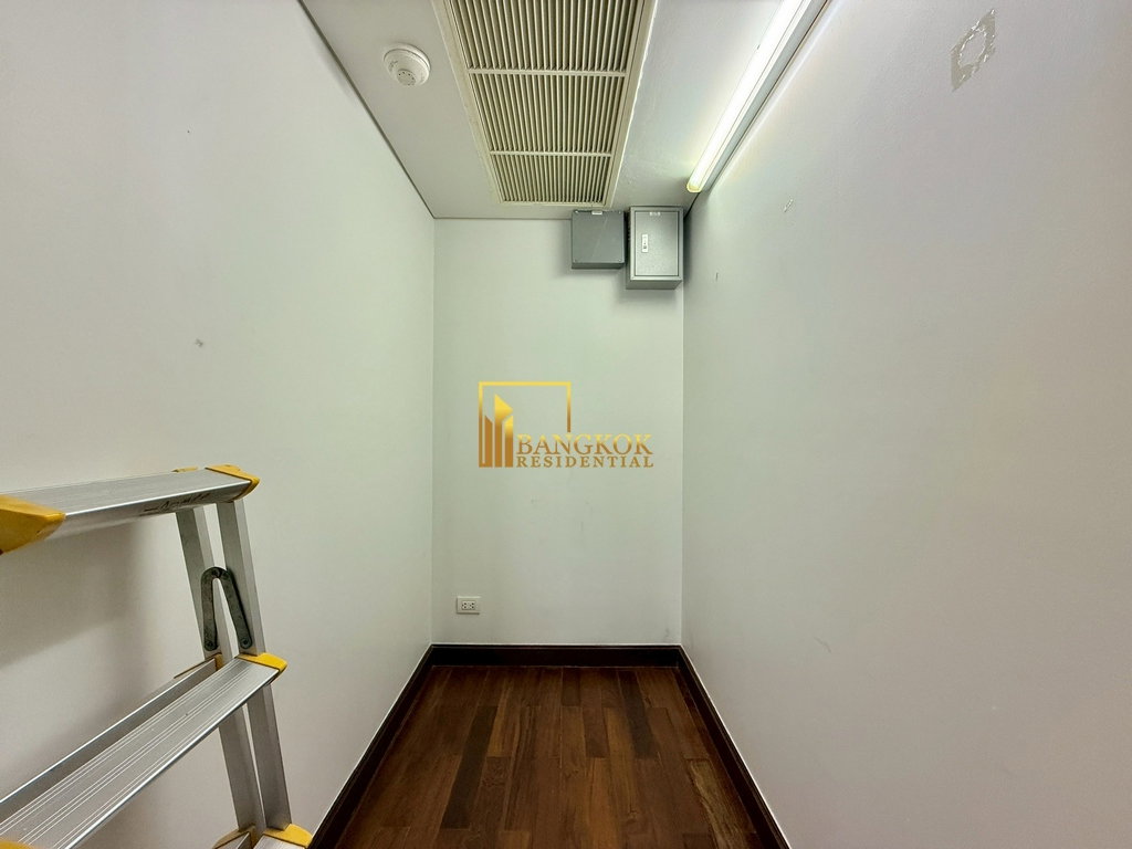 รูป Spacious 3 Bedroom Apartment With Large Private Terrace - BR0640AP - รูปที่ 27/40
