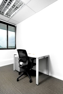 Office for rent Samut Prakarn : Private office space tailored to your business’ unique needs in Regus Bangna Tower