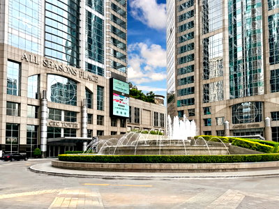Office for rent Srinakharinwirot University Prasanmit Campus : Fully serviced private office space for you and your team in Regus CRC Tower - All Seasons Place