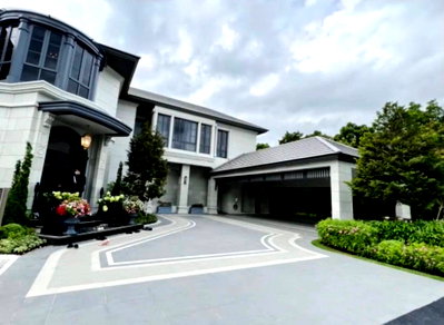 Houses for sale Mahamakut Buddhist University : LTHC7149 – Ultra Luxury Brand New House at KRUNGTHEP KREETHA FOR SALE 5 beds 7 baths 687 sq.M.Near ARL Hua Mak station ONLY 105 MB